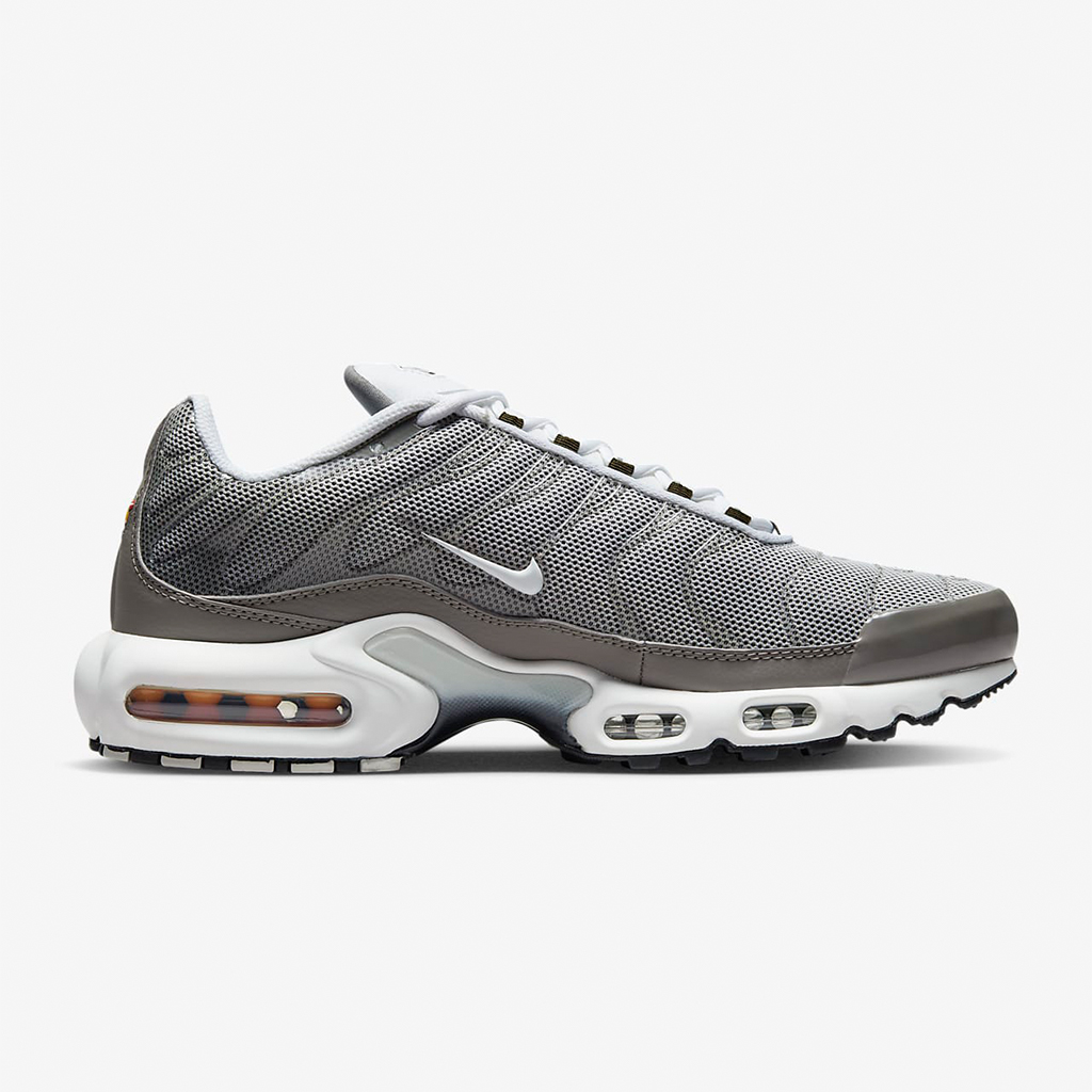 Air Max Plus SE – Flat Pewter/Photon Dust/Black/White Air Max Plus SE – Flat Pewter/Photon Dust/Black/White