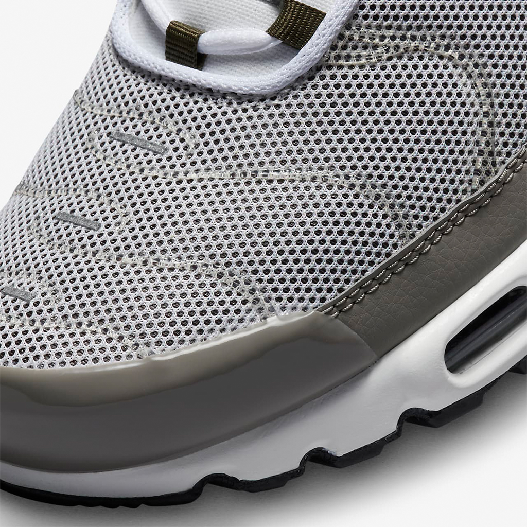 Air Max Plus SE – Flat Pewter/Photon Dust/Black/White Air Max Plus SE – Flat Pewter/Photon Dust/Black/White