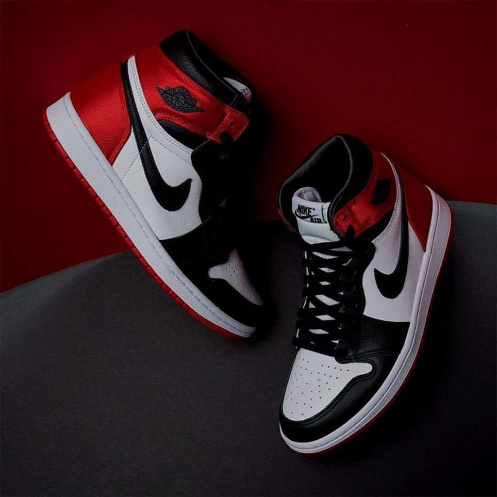 Air Jordan 1 Wmns Retro High ‘Satin Black Toe’ Air Jordan 1 Wmns Retro High ‘Satin Black Toe’