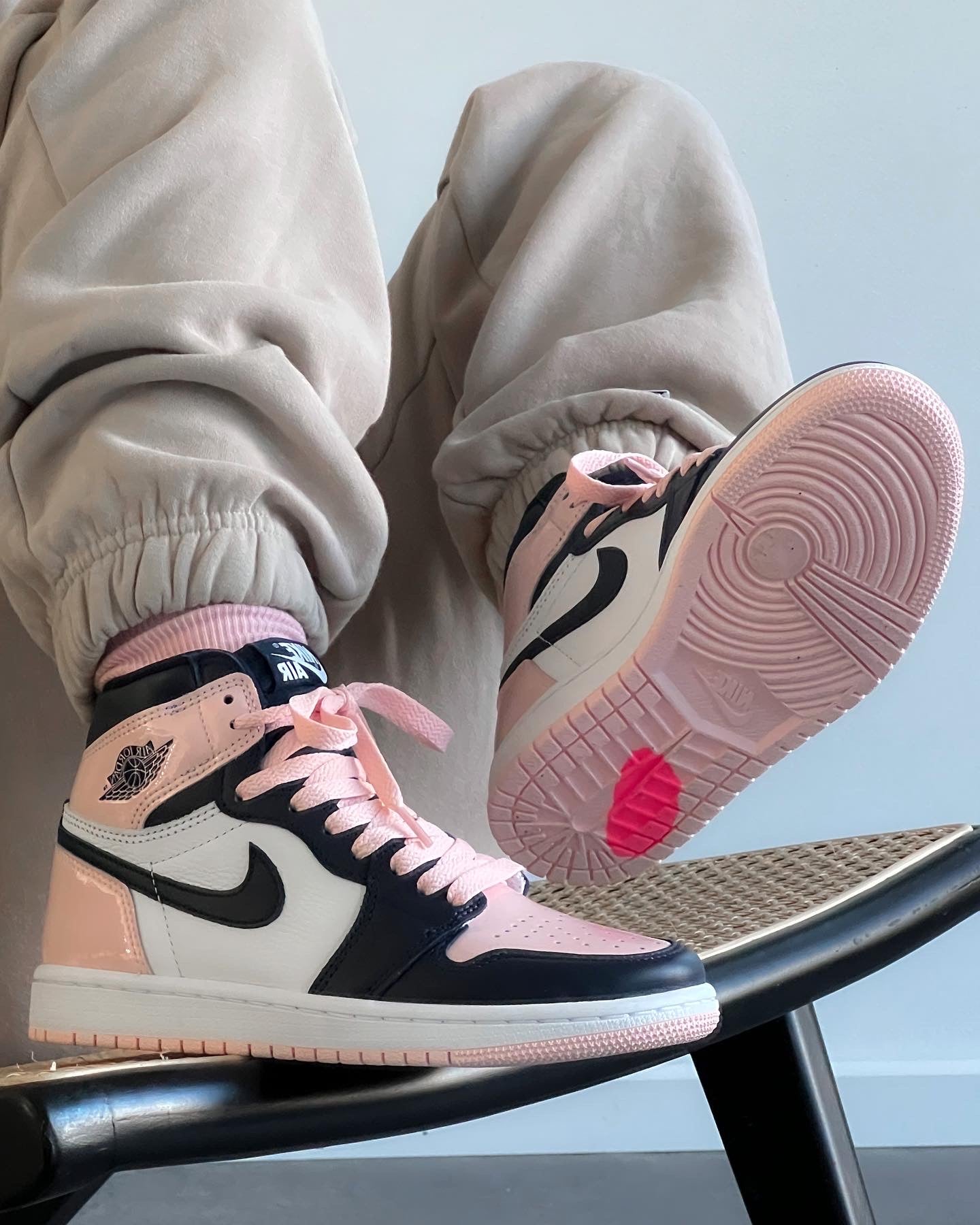 Air Jordan 1 High OG “Atmosphere” Bubble Gum Air Jordan 1 High OG “Atmosphere” Bubble Gum